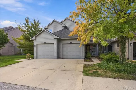 3442 Bent Trail Dr, Pittsfield, MI 48108