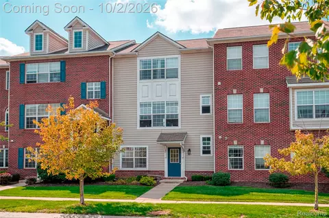1630 Town Commons Dr, Howell, MI 48855