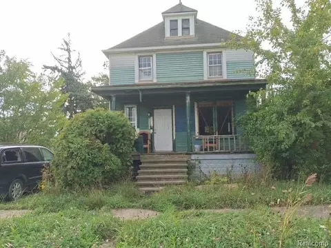 9390 Schiller St, Detroit, MI 48214