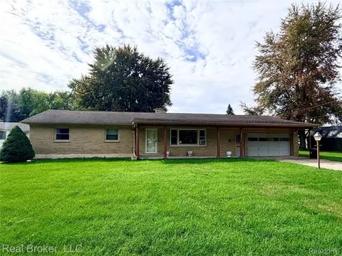 211 Shepard St, Zilwaukee, MI 48604