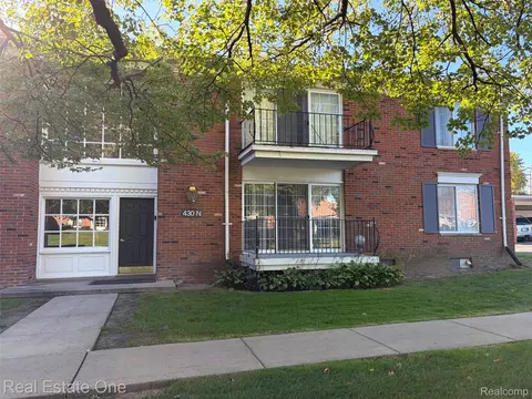 430 N Fox Hills Dr N # 5 UP, Bloomfield Hills, MI 48304