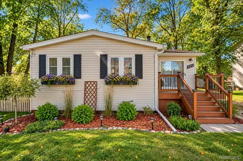 327 Orion Ter, Orion, MI 48362