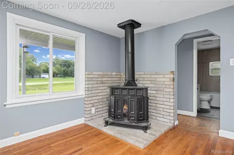 Living - 8285 Pilgrim, Washington, MI 48094 photo 3 of 9