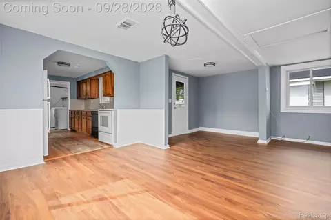 Living - 8285 Pilgrim, Washington, MI 48094 photo 6 of 9