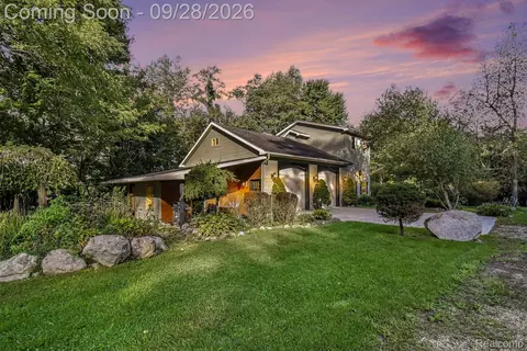 11162 Scipio Hwy, Vermontville, MI 49096