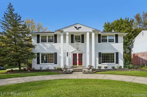 25503 Arden Park Dr, Farmington Hills, MI 48336