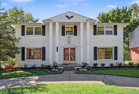 25503 Arden Park Dr, Farmington Hills, MI 48336