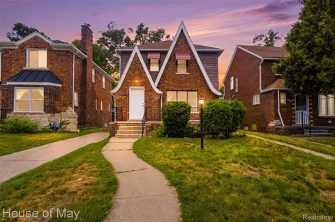 19325 Pennington Dr, Detroit, MI 48221