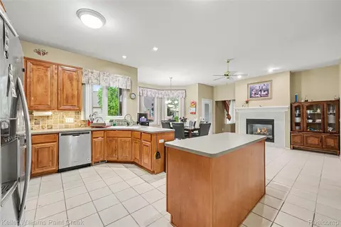 Kitchen - 21257 Gentry Dr, Macomb, MI 48044 photo 2 of 5