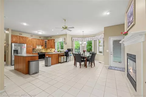 Kitchen - 21257 Gentry Dr, Macomb, MI 48044 photo 5 of 5