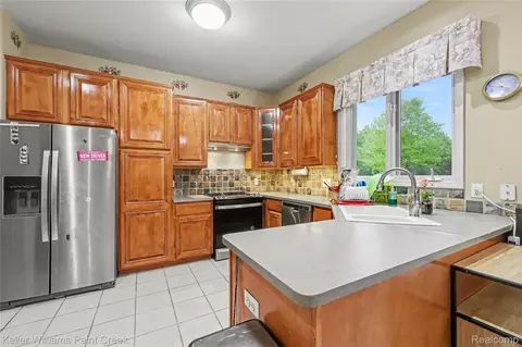 Kitchen - 21257 Gentry Dr, Macomb, MI 48044 photo 3 of 5