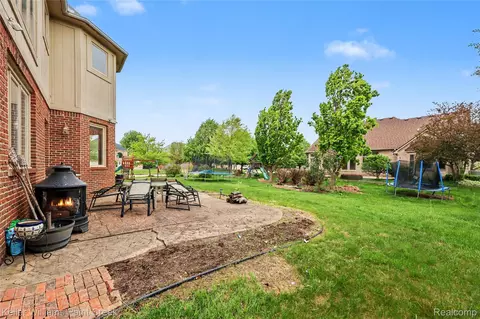 Exterior - 21257 Gentry Dr, Macomb, MI 48044 photo 2 of 3