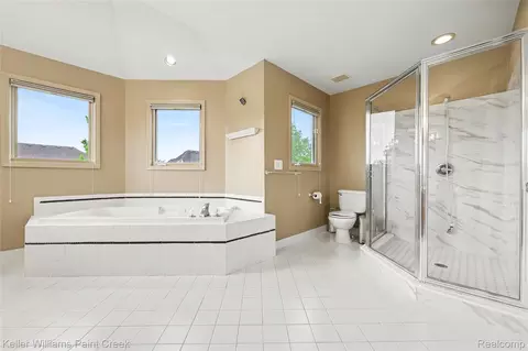 Bath - 21257 Gentry Dr, Macomb, MI 48044 photo 3 of 4