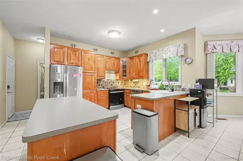 Kitchen - 21257 Gentry Dr, Macomb, MI 48044 photo 1 of 5