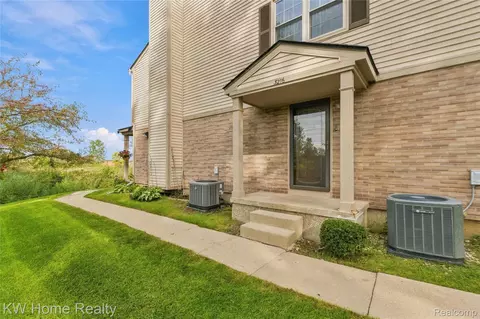 3216 High Pointe Ridge Rd, Orion, MI 48359
