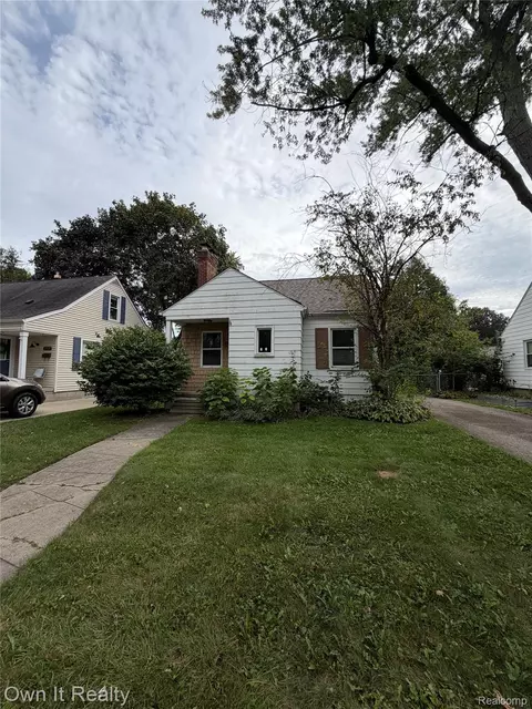 923 Orchard Grove Dr, Royal Oak, MI 48067