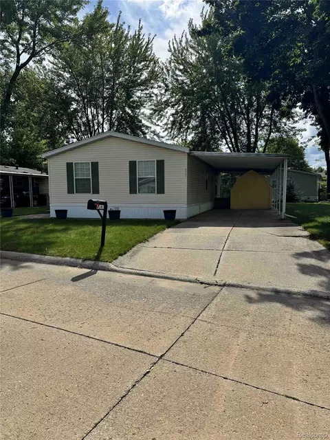 6061 Country Way N, Saginaw, MI 48603
