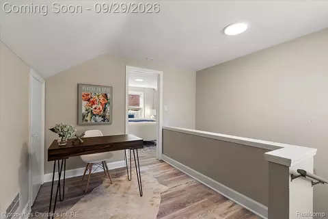 Entry Way - 1544 Hampton Rd, Grosse Pointe Woods, MI 48236 photo 2 of 2
