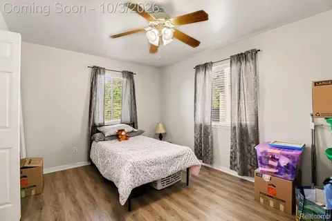 Bedroom - 5322 Moore St, Wayne, MI 48184 photo 3 of 5