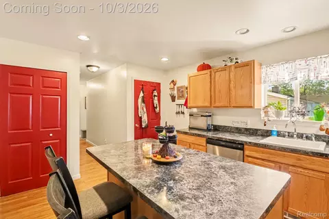 Kitchen - 5322 Moore St, Wayne, MI 48184 photo 3 of 4