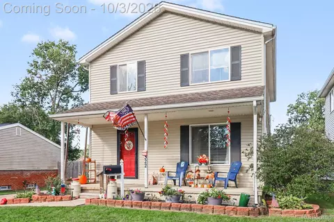 Exterior - 5322 Moore St, Wayne, MI 48184 photo 4 of 5