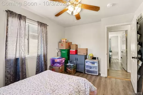 Bedroom - 5322 Moore St, Wayne, MI 48184 photo 4 of 5
