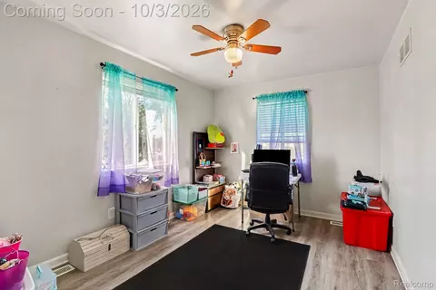 Bedroom - 5322 Moore St, Wayne, MI 48184 photo 2 of 5