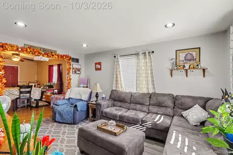 Living - 5322 Moore St, Wayne, MI 48184 photo 1 of 1