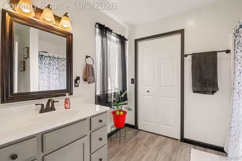 Bath - 5322 Moore St, Wayne, MI 48184 photo 1 of 3