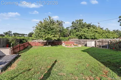 Exterior - 5322 Moore St, Wayne, MI 48184 photo 5 of 5