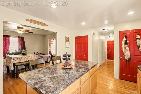 Entry Way - 5322 Moore St, Wayne, MI 48184 photo 1 of 1