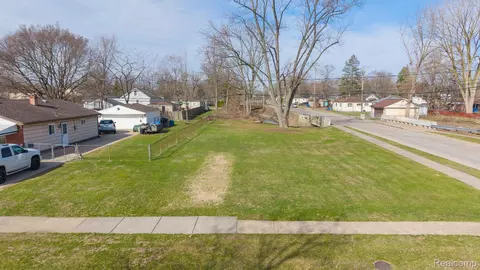 00 Merrick, Dearborn Heights, MI 48125