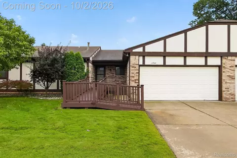 11762 Dorothy Ln, Warren, MI 48093