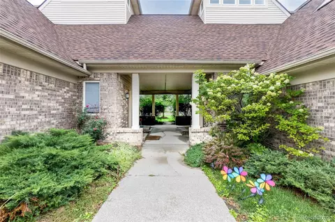 871 Brandon Ave #21, Pontiac, MI 48340