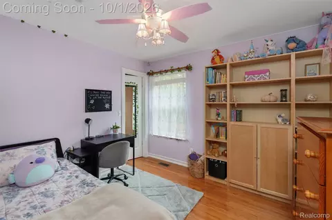 Bedroom - 804 Star Dr, Davison, MI 48423 photo 5 of 6