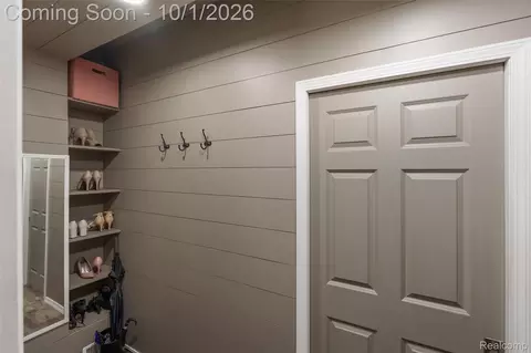 Entry Way - 804 Star Dr, Davison, MI 48423 photo 2 of 2