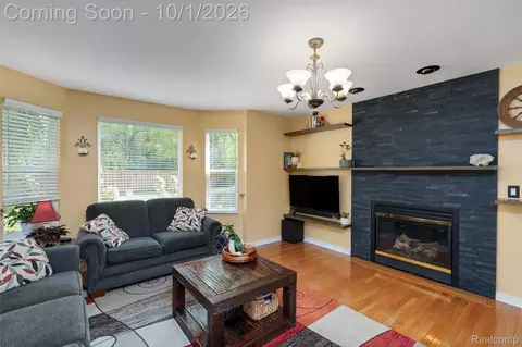 Living - 804 Star Dr, Davison, MI 48423 photo 1 of 3