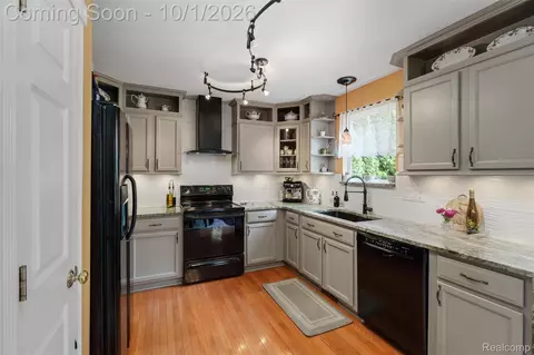 Kitchen - 804 Star Dr, Davison, MI 48423 photo 1 of 4