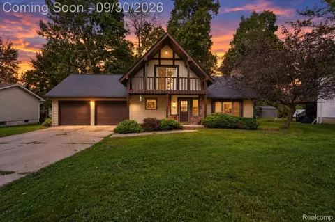 4491 Impala Dr, Holly, MI 48442