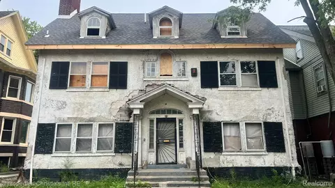 1476 Seyburn St, Detroit, MI 48214