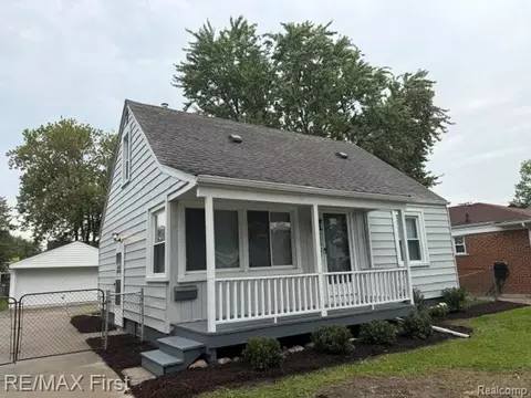 22921 Gaukler St, Saint Clair Shores, MI 48080