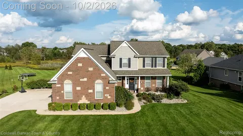 352 Daubony Dr, Brighton, MI 48114