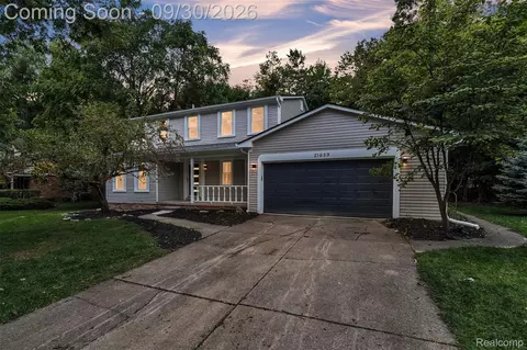 21659 Bedford Dr, Northville, MI 48167