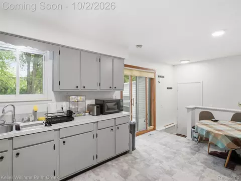 Kitchen - 50136 North Ave, Macomb, MI 48042 photo 4 of 4