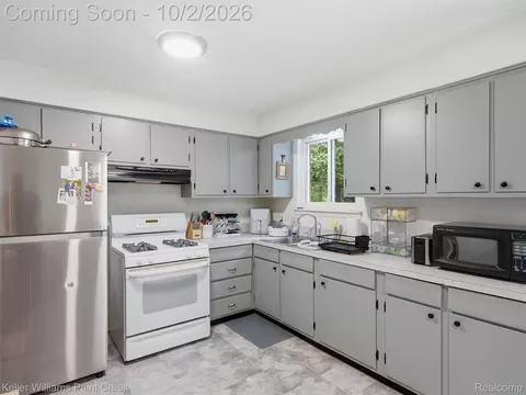 Kitchen - 50136 North Ave, Macomb, MI 48042 photo 3 of 4