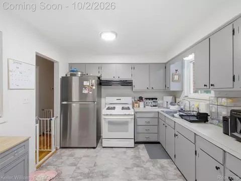 Kitchen - 50136 North Ave, Macomb, MI 48042 photo 1 of 4