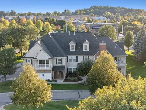 4050 Kirkway Ct, Genoa, MI 48843