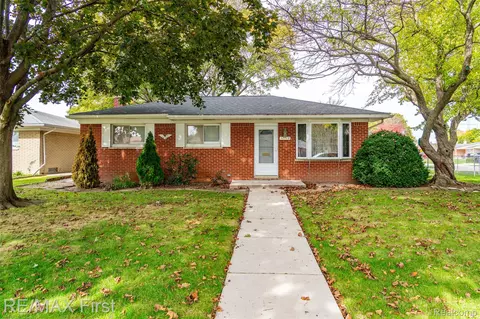 12229 Chevelle Dr, Sterling Heights, MI 48312