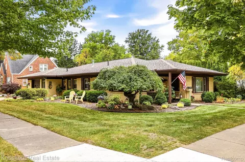 235 E Genesee St, Frankenmuth, MI 48734