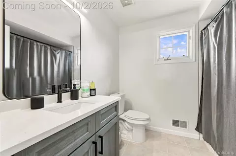 Bath - 45563 Thorn Tree Ln, Macomb, MI 48044 photo 3 of 6